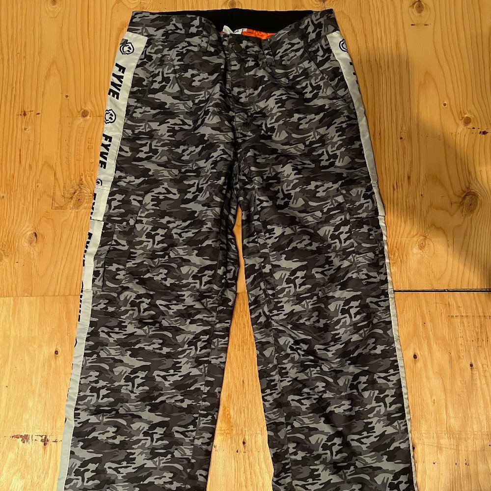 FYVE Snow Pants - Gray Camo